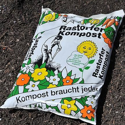 Rastorfer Premiumkompost im Sack - Gütekompost aus pflanzlichen Abfällen, Feinabsiebung, 30 Liter Sack